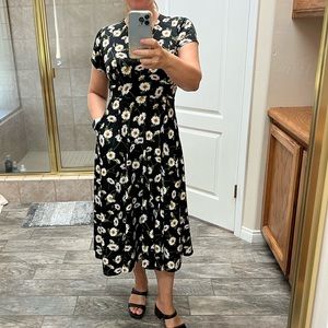 Karina Retired Daisy Cecelia Dress with Pockets